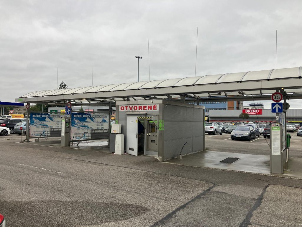 Nová výstavba samoobslužných mycích boxů v Žilině na Slovensku